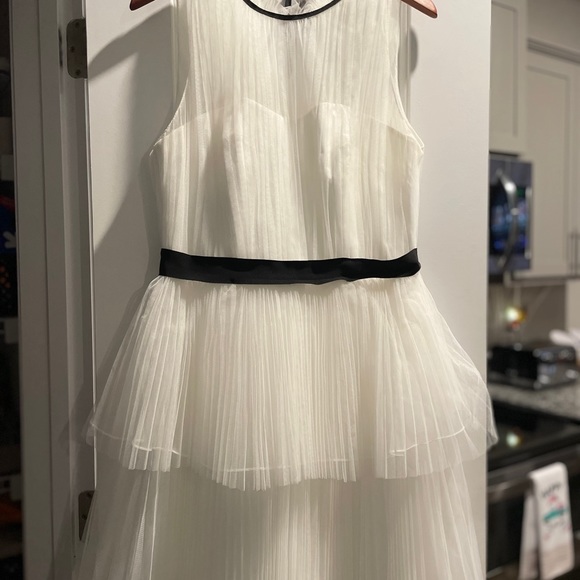 WHITE BY VERA WANG Illusion High-Neck Tiered Tulle Short Dress - Size 10! - Picture 6 of 13